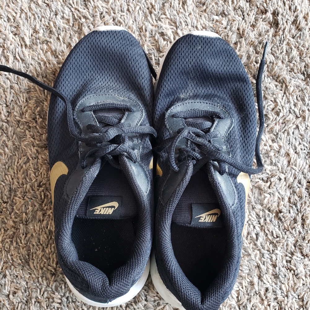 Youth size 4.5 Nike shoes